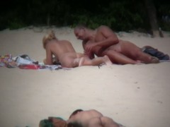 Hot clamp caught out of reach of a nude beach snoop cam vid